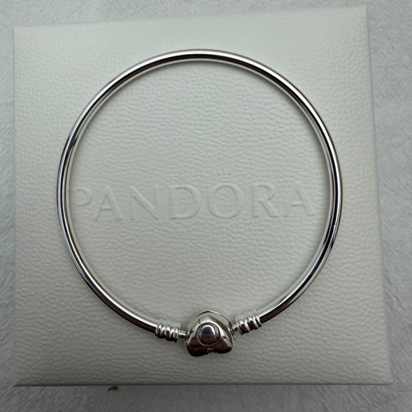 🎶Pandora Moments Heart Clasp Bangle 7.5 in - Picture 5 of 7